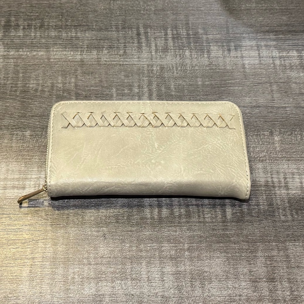 New never used light gray pleather wallet